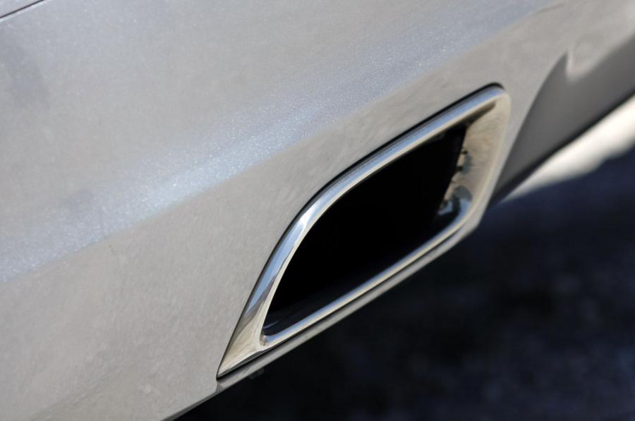  Hyundai Genesis 5.0 R-Spec 2012 года  (фото 27 из 33)